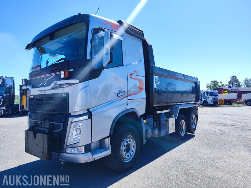 2017 Volvo FH540 6x4 med Norslep dumperkasse – Tandemløft, brøyteopplegg og komplett tilhengeropplegg - Kipper vrachtwagen: afbeelding 1 2017 Volvo FH540 6x4 med Norslep dumperkasse – Tandemløft, brøyteopplegg og komplett tilhengeropplegg - Kipper vrachtwagen: afbeelding 1
