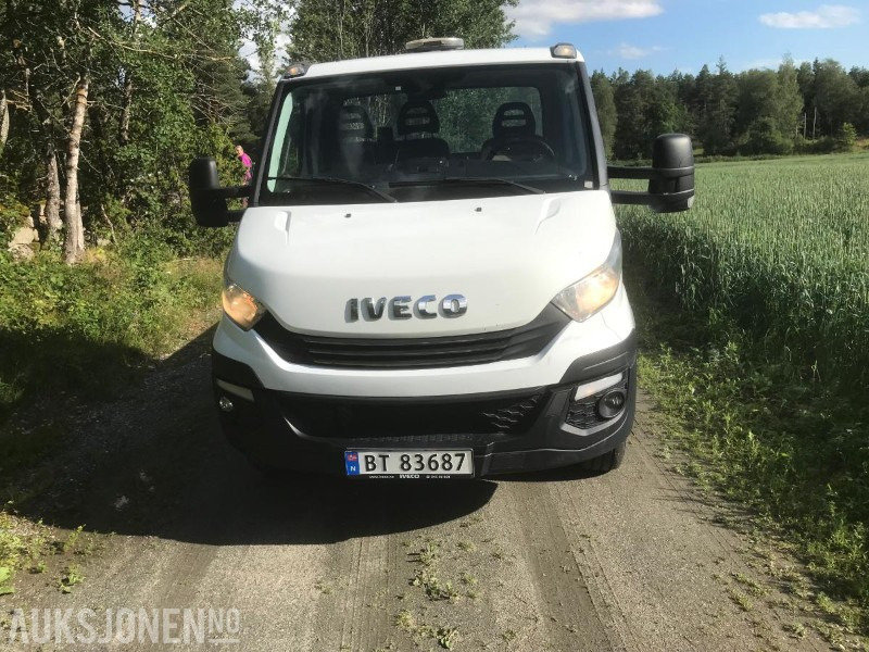 2018 Iveco Daily, Planbil, Hengerfeste, Webasto - Vrachtwagen met open laadbak: afbeelding 4 2018 Iveco Daily, Planbil, Hengerfeste, Webasto - Vrachtwagen met open laadbak: afbeelding 4