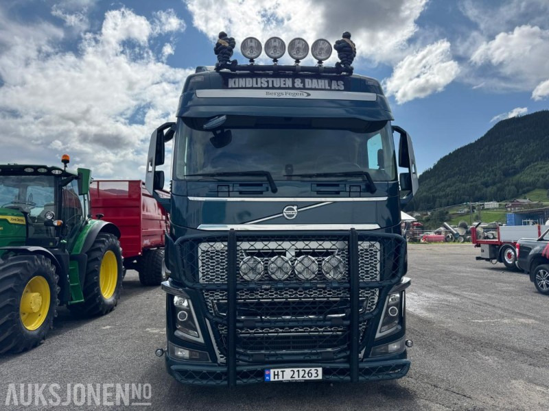 2018 Volvo FH16 8X4 komplett tømmerbil med kran og henger. - Houttransport, Kraanwagen: afbeelding 2 2018 Volvo FH16 8X4 komplett tømmerbil med kran og henger. - Houttransport, Kraanwagen: afbeelding 2