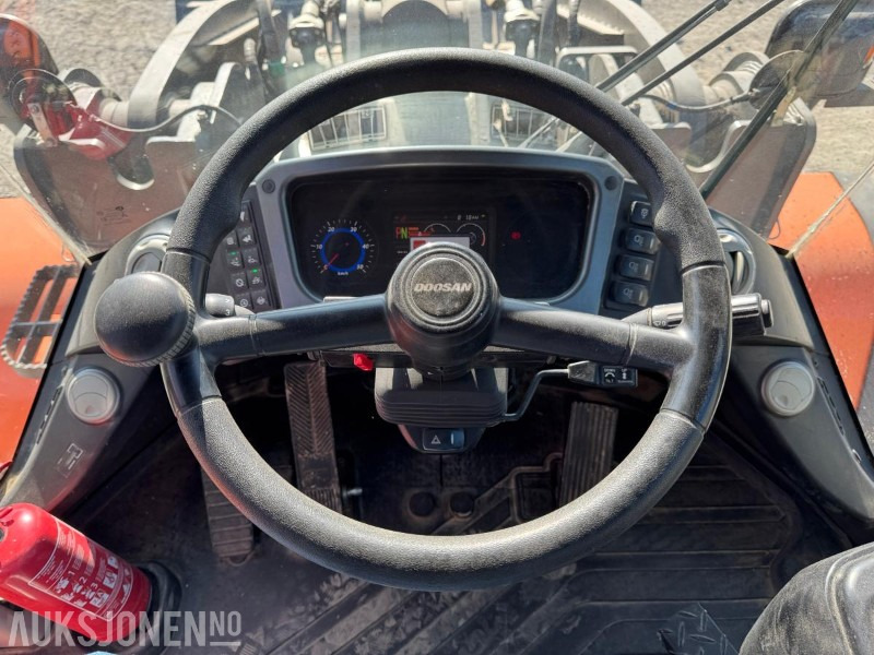Wiellader 2019 Doosan DL550-5 hjullaster med skuffe / Spakstyring / Loadtronic vekt: afbeelding 31