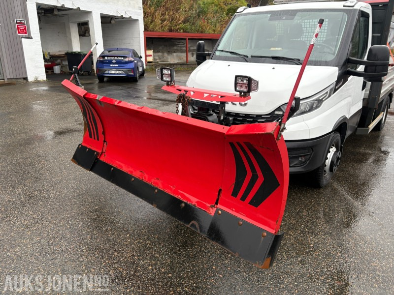 2019 Iveco Daily planbil m/ Hilltip IceStriker og Western Wide-Out brøyteplog - EU godkjent til 04.11.2026 - Vrachtwagen met open laadbak: afbeelding 5 2019 Iveco Daily planbil m/ Hilltip IceStriker og Western Wide-Out brøyteplog - EU godkjent til 04.11.2026 - Vrachtwagen met open laadbak: afbeelding 5