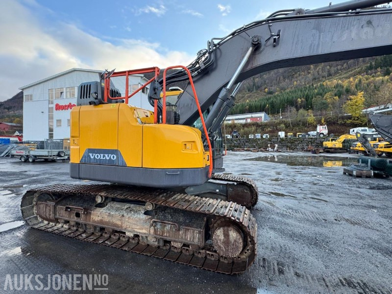 2020 Volvo ECR 235EL Gravemaskin - S70 feste - Pusskuffe - Sentralsmøring - bunkringspumpe - Tiltrotator - Pusskuffe - Sertifisert - Graafmachine: afbeelding 5 2020 Volvo ECR 235EL Gravemaskin - S70 feste - Pusskuffe - Sentralsmøring - bunkringspumpe - Tiltrotator - Pusskuffe - Sertifisert - Graafmachine: afbeelding 5