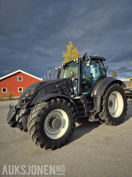 2021 Valtra T254 traktor 4X4, FRONTHYDRAULIKK, VENDBAR FØRERPLASS - Tractor: afbeelding 1 2021 Valtra T254 traktor 4X4, FRONTHYDRAULIKK, VENDBAR FØRERPLASS - Tractor: afbeelding 1