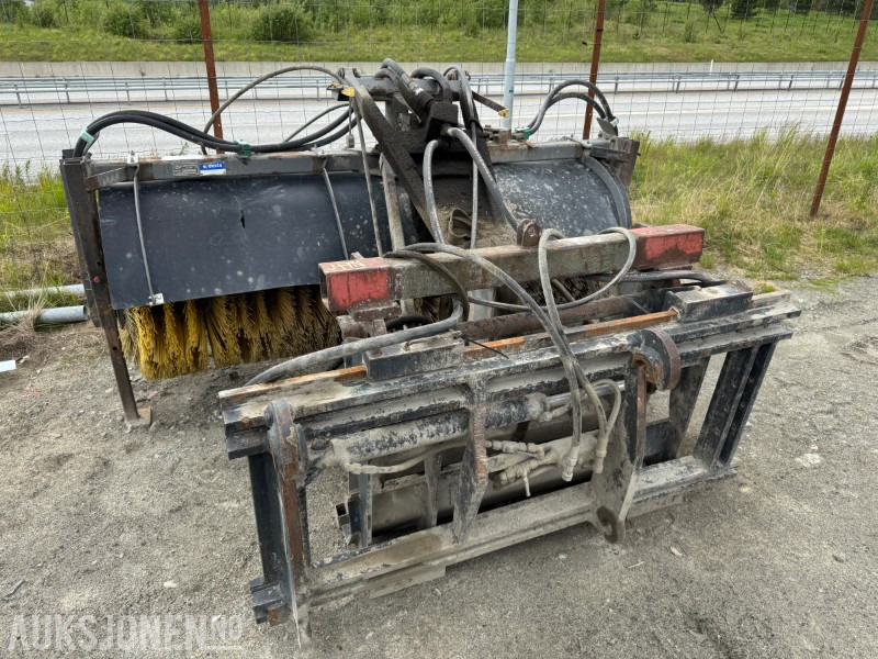 1995 Holms kost for hjullaster med BM feste og sideforskyvning - Aanbouwdeel voor Bouwmachine: afbeelding 2 1995 Holms kost for hjullaster med BM feste og sideforskyvning - Aanbouwdeel voor Bouwmachine: afbeelding 2