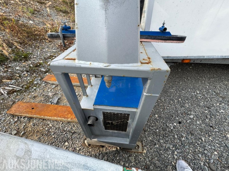 2014 Al-Vac 1600 Flex hydraulic vakuumløfter - Aanbouwdeel voor Bouwmachine: afbeelding 3 2014 Al-Vac 1600 Flex hydraulic vakuumløfter - Aanbouwdeel voor Bouwmachine: afbeelding 3