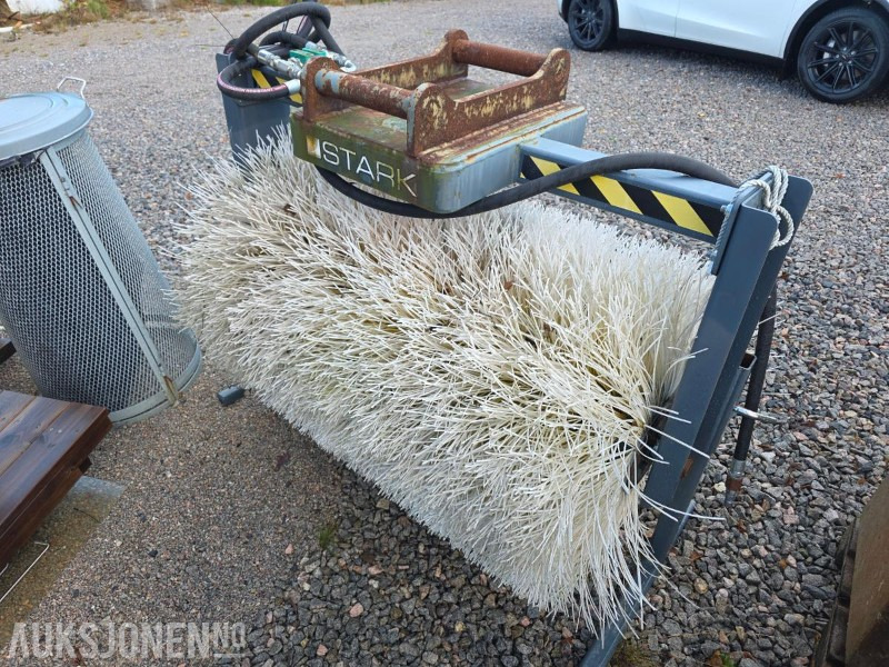 2017 TAH1300S hydraulisk feiebørste / Kost - Aanbouwdeel voor Bouwmachine: afbeelding 4 2017 TAH1300S hydraulisk feiebørste / Kost - Aanbouwdeel voor Bouwmachine: afbeelding 4