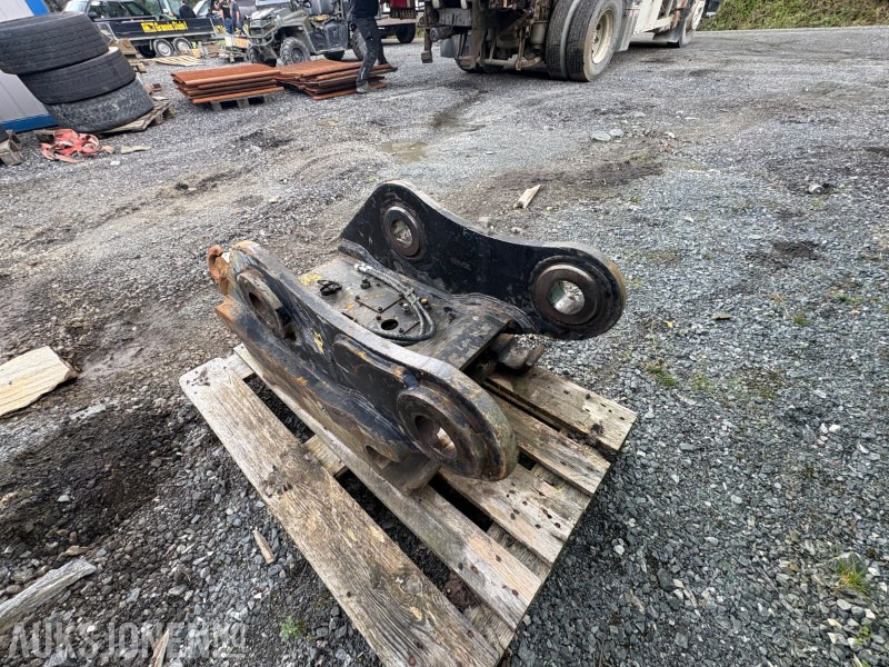 2018 Klepp Mek hurtigfeste KM80-D - Aanbouwdeel voor Bouwmachine: afbeelding 3 2018 Klepp Mek hurtigfeste KM80-D - Aanbouwdeel voor Bouwmachine: afbeelding 3