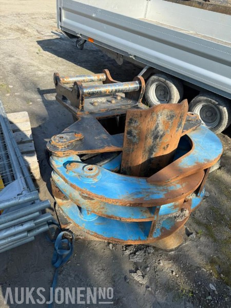 2020 Trekutter med S-70 feste - Aanbouwdeel voor Bouwmachine: afbeelding 2 2020 Trekutter med S-70 feste - Aanbouwdeel voor Bouwmachine: afbeelding 2