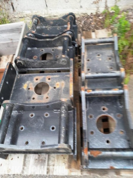6stk S-40 grinder på stålplate og sideplate - Aanbouwdeel voor Bouwmachine: afbeelding 2 6stk S-40 grinder på stålplate og sideplate - Aanbouwdeel voor Bouwmachine: afbeelding 2