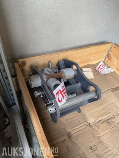 Lagerslitt Hurtigkobling S30 feste EX30 35mm bolter - Aanbouwdeel voor Bouwmachine: afbeelding 2 Lagerslitt Hurtigkobling S30 feste EX30 35mm bolter - Aanbouwdeel voor Bouwmachine: afbeelding 2