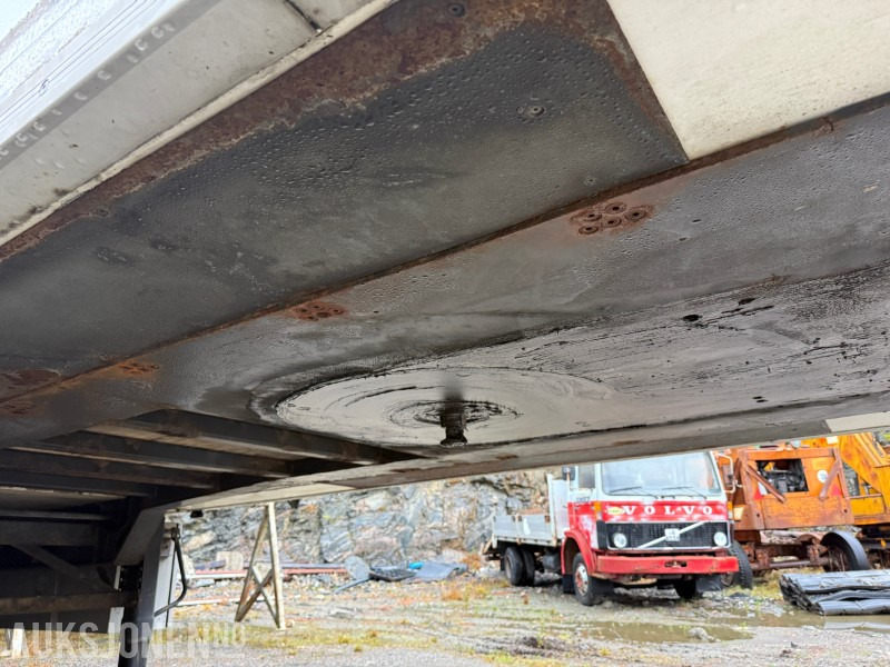 Bussbygg Frysesemi m/ Thermo King kjøleaggregat og Zepro bakløfter - Aanhanger: afbeelding 4 Bussbygg Frysesemi m/ Thermo King kjøleaggregat og Zepro bakløfter - Aanhanger: afbeelding 4