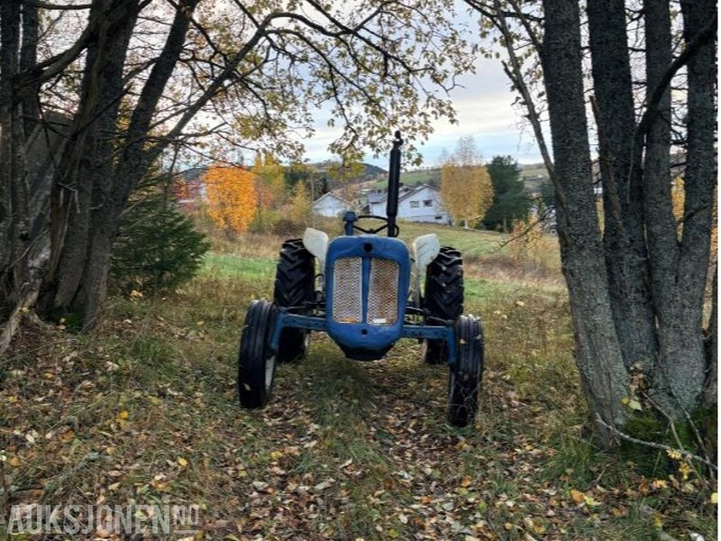 Ford dexta - Tractor: afbeelding 3 Ford dexta - Tractor: afbeelding 3