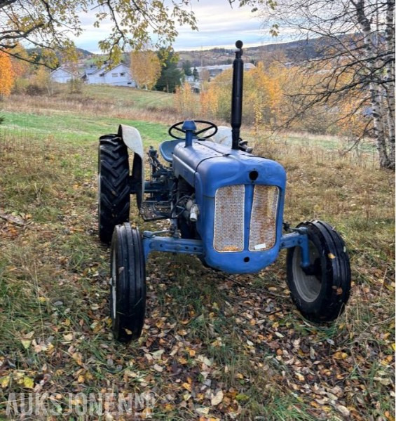 Ford dexta - Tractor: afbeelding 1 Ford dexta - Tractor: afbeelding 1