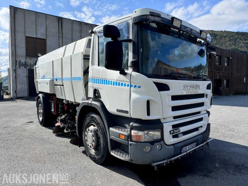 2006 Scania P340 DB - 4X2 - HNA Feiebil - Gått kun 99.688 km - Gemeentelijke machine/ Speciaal: afbeelding 3 2006 Scania P340 DB - 4X2 - HNA Feiebil - Gått kun 99.688 km - Gemeentelijke machine/ Speciaal: afbeelding 3