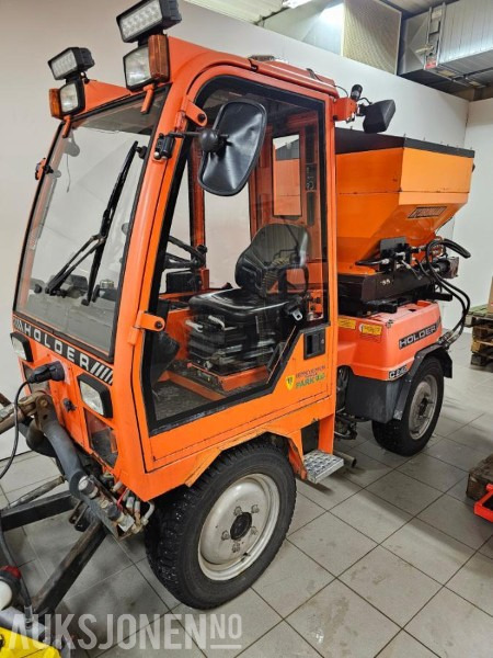 2007 Holder C2.42 Minitraktor/Redskapsbærer - V-Plog - Fres - Feiemaskin - Strøer - 3764T - Gemeentelijke machine/ Speciaal: afbeelding 2 2007 Holder C2.42 Minitraktor/Redskapsbærer - V-Plog - Fres - Feiemaskin - Strøer - 3764T - Gemeentelijke machine/ Speciaal: afbeelding 2