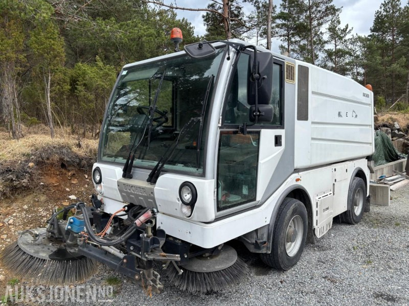 2010 Bucher CityCat 5000 feiebil / kostebil - Gemeentelijke machine/ Speciaal: afbeelding 1 2010 Bucher CityCat 5000 feiebil / kostebil - Gemeentelijke machine/ Speciaal: afbeelding 1