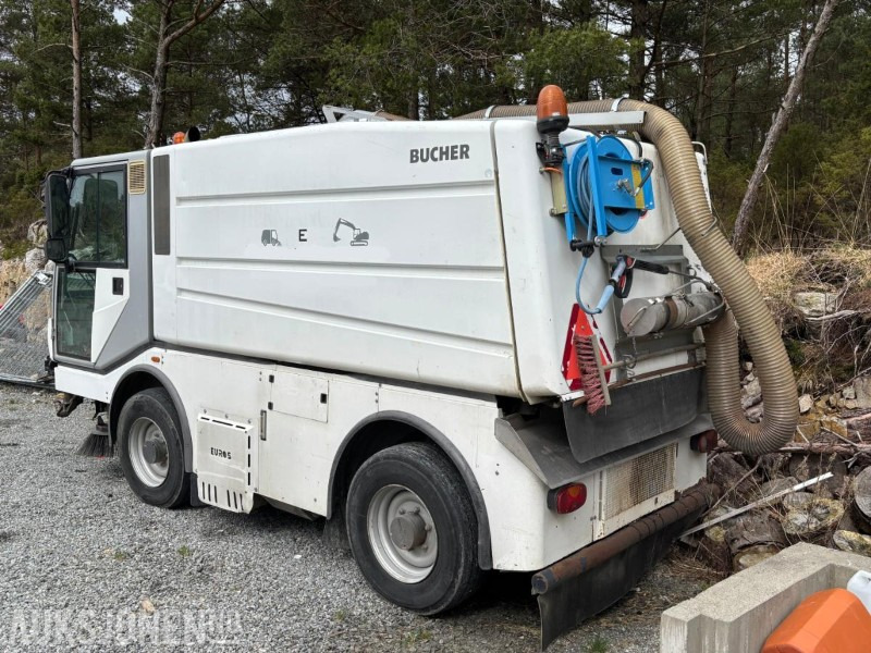 2010 Bucher CityCat 5000 feiebil / kostebil - Gemeentelijke machine/ Speciaal: afbeelding 4 2010 Bucher CityCat 5000 feiebil / kostebil - Gemeentelijke machine/ Speciaal: afbeelding 4