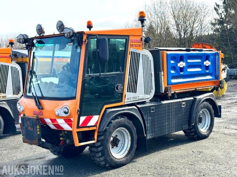 2018 Hansa APZ1003L Redskapsbærer med Bucher Husky 1500 W FS strøer - Gemeentelijke machine/ Speciaal: afbeelding 1 2018 Hansa APZ1003L Redskapsbærer med Bucher Husky 1500 W FS strøer - Gemeentelijke machine/ Speciaal: afbeelding 1