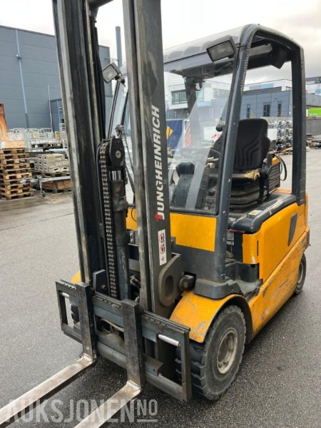 2002 Jungheinrich EFG-VAC 22 - Gaffeltruck - Truck - Intern transport: afbeelding 3 2002 Jungheinrich EFG-VAC 22 - Gaffeltruck - Truck - Intern transport: afbeelding 3