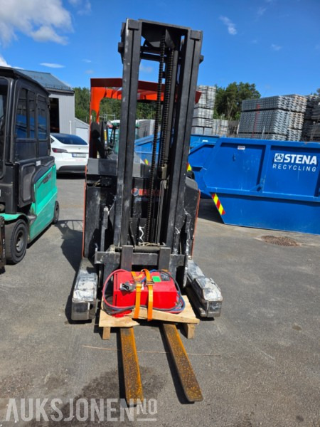 2008 BT RR B2 reach/støttebein truck - Intern transport: afbeelding 3 2008 BT RR B2 reach/støttebein truck - Intern transport: afbeelding 3