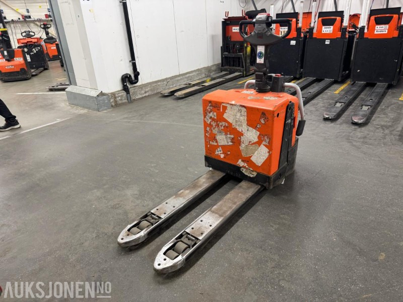 2013 BT Snile - Elektrisk palletruck BT LPE200/8 – 2013 - modell - Intern transport: afbeelding 2 2013 BT Snile - Elektrisk palletruck BT LPE200/8 – 2013 - modell - Intern transport: afbeelding 2