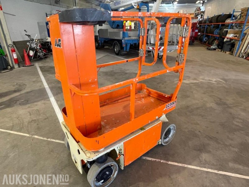Hoogwerker JLG 1230ES - 5,5m Mastelift. 2181 timer.: afbeelding 1