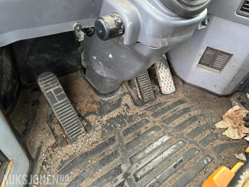 Wiellader Komatsu WA320-5h Hullaster - Rep-objekt: afbeelding 32 Wiellader Komatsu WA320-5h Hullaster - Rep-objekt: afbeelding 32