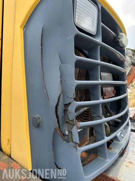 Wiellader Komatsu WA320-5h Hullaster - Rep-objekt: afbeelding 41 Wiellader Komatsu WA320-5h Hullaster - Rep-objekt: afbeelding 41