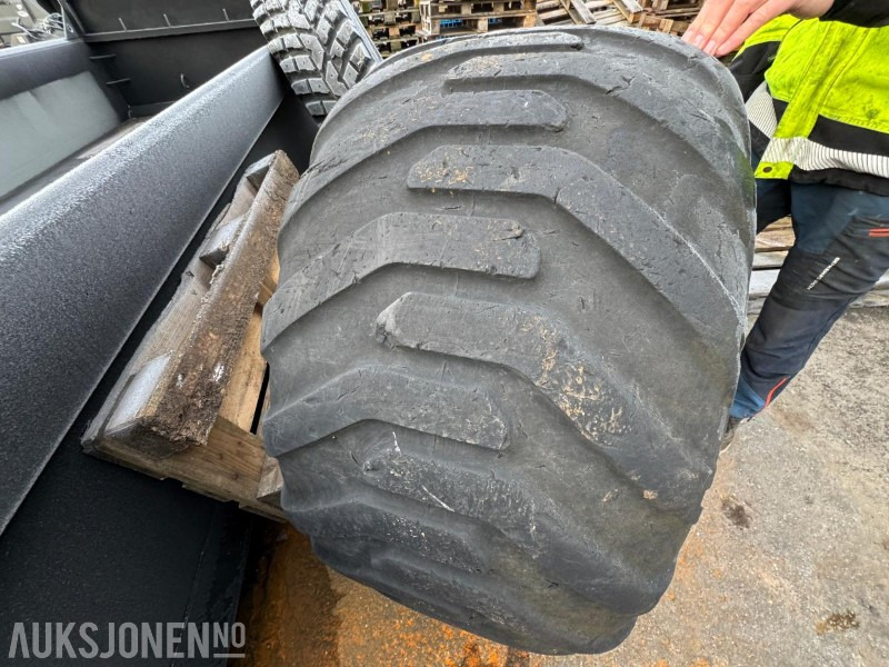 2005 Nokian ELS 600/50 R22.5 – brukt dekk på forsterka felg - Landbouwmachine: afbeelding 3 2005 Nokian ELS 600/50 R22.5 – brukt dekk på forsterka felg - Landbouwmachine: afbeelding 3