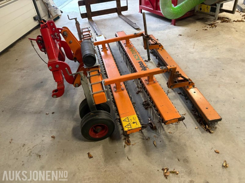 2013 Polytan ACS 210-2 kunstgresspleieaggregat,vedlikeholdsverktøy for kunstgressbaner - Landbouwmachine: afbeelding 3 2013 Polytan ACS 210-2 kunstgresspleieaggregat,vedlikeholdsverktøy for kunstgressbaner - Landbouwmachine: afbeelding 3