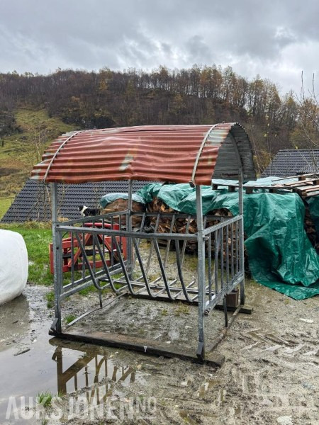 Felleskjøpet - Forhekk med Tak til Småfe - Landbouwmachine: afbeelding 3 Felleskjøpet - Forhekk med Tak til Småfe - Landbouwmachine: afbeelding 3