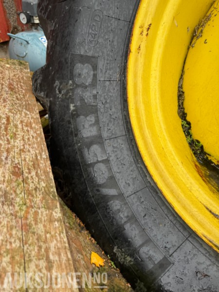 Hjulsett til John Deere 540/65 R28 - Landbouwmachine: afbeelding 4 Hjulsett til John Deere 540/65 R28 - Landbouwmachine: afbeelding 4