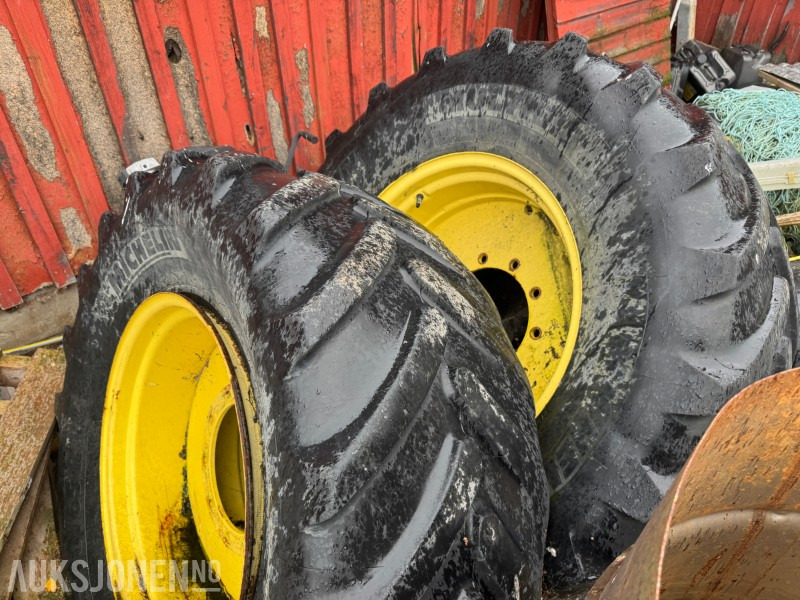 Hjulsett til John Deere 540/65 R28 - Landbouwmachine: afbeelding 1 Hjulsett til John Deere 540/65 R28 - Landbouwmachine: afbeelding 1