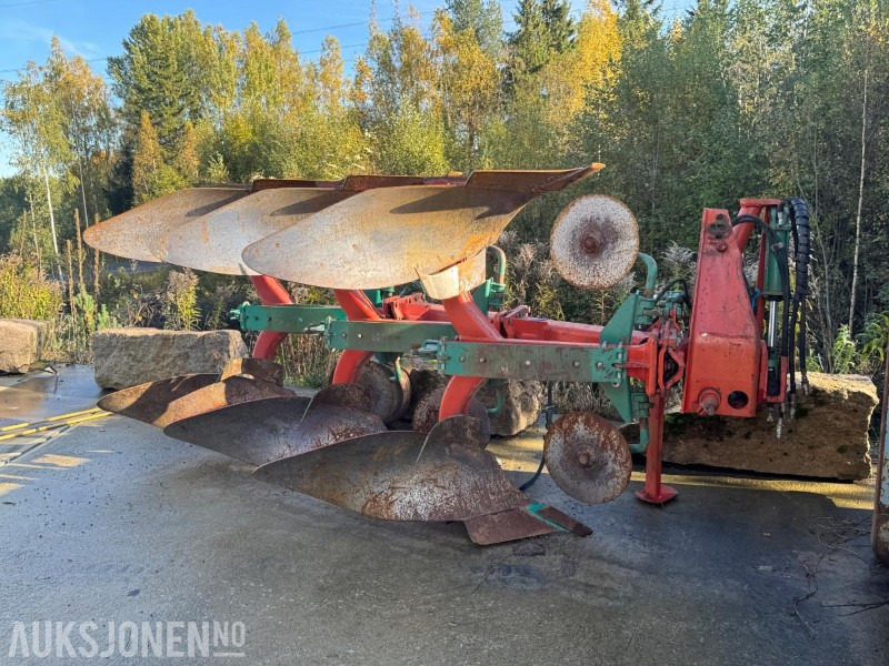 Kverneland vendeplog / 3-skjærs - Landbouwmachine: afbeelding 1 Kverneland vendeplog / 3-skjærs - Landbouwmachine: afbeelding 1