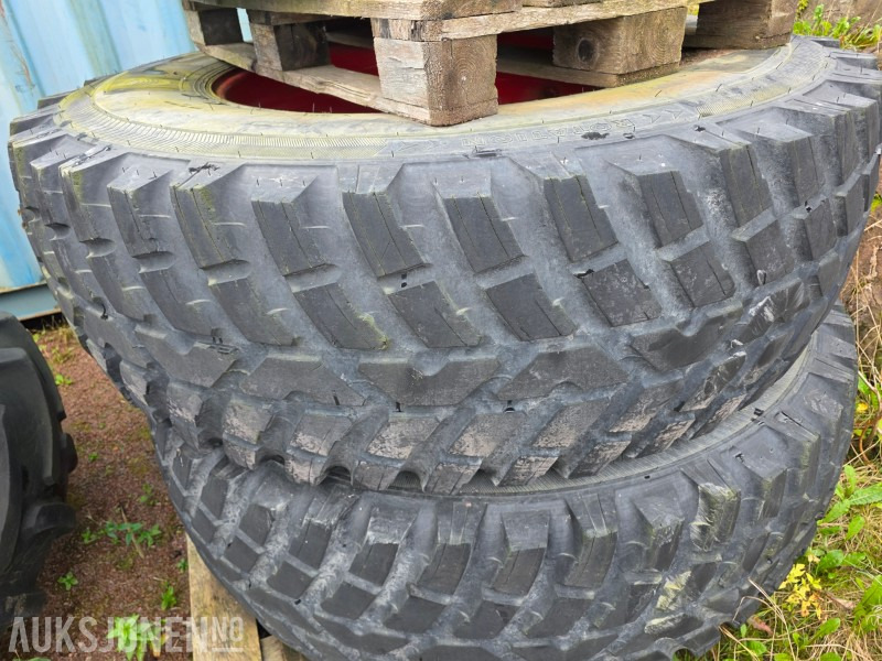 Traktordekk 2 stk 540/80R38 og 2 stk Nokian 440/80R28 - Landbouwmachine: afbeelding 4 Traktordekk 2 stk 540/80R38 og 2 stk Nokian 440/80R28 - Landbouwmachine: afbeelding 4