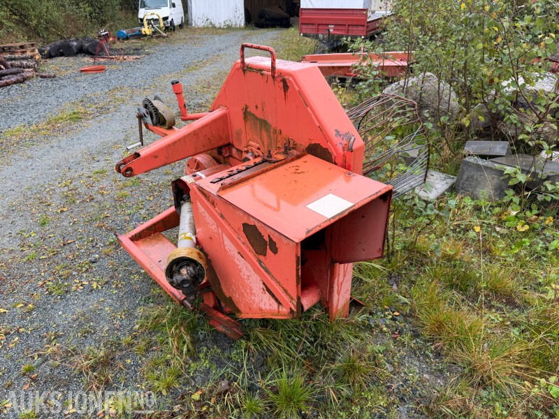 Tume PK200 – PTO-drevet vedkløyver / vedmaskin Tume PK200 – PTO-drevet vedkløyver / vedmaskin - Landbouwmachine: afbeelding 3 Tume PK200 – PTO-drevet vedkløyver / vedmaskin Tume PK200 – PTO-drevet vedkløyver / vedmaskin - Landbouwmachine: afbeelding 3