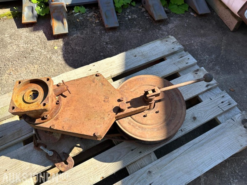 Vinsj for kraftuttak på traktor - Landbouwmachine: afbeelding 2 Vinsj for kraftuttak på traktor - Landbouwmachine: afbeelding 2