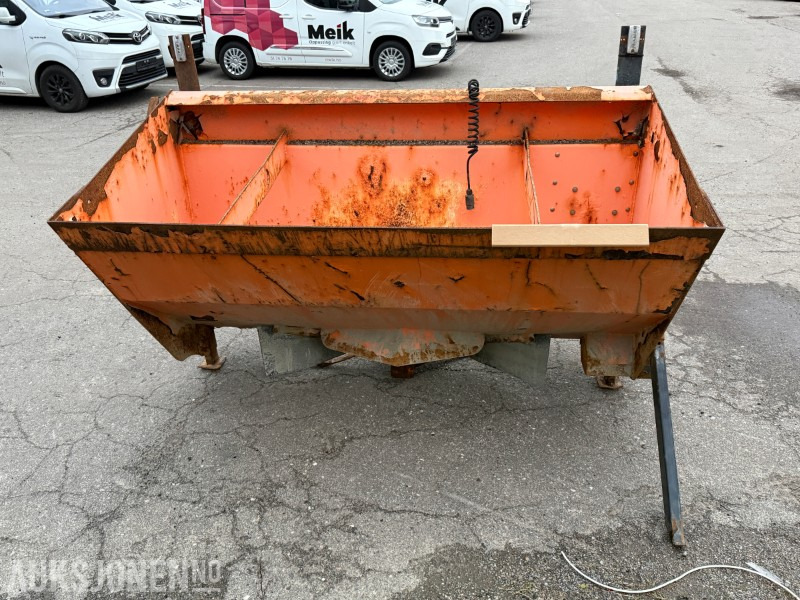 Westbjørn TSL 16 strøkasse - Landbouwmachine: afbeelding 2 Westbjørn TSL 16 strøkasse - Landbouwmachine: afbeelding 2