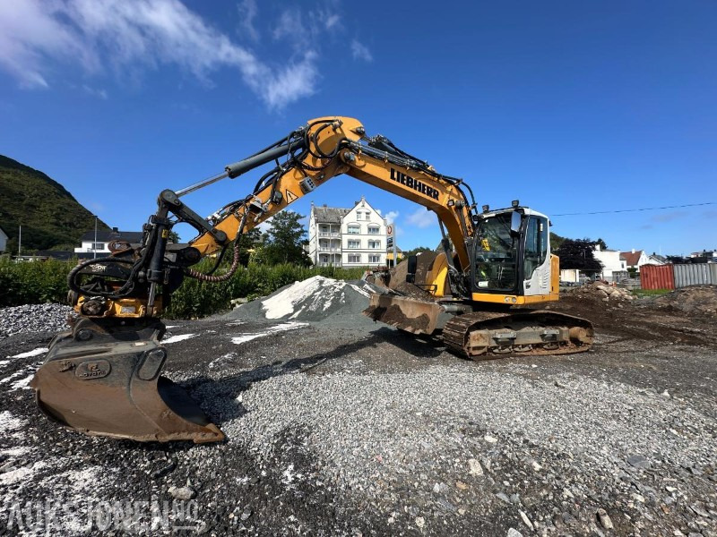 Liebherr R914 STD Compact Litronic Beltegraver - 2932 Timer - Sentralsmøring - Novatron 3D GPS - Kamera - 4 Skuffer - Graafmachine: afbeelding 1 Liebherr R914 STD Compact Litronic Beltegraver - 2932 Timer - Sentralsmøring - Novatron 3D GPS - Kamera - 4 Skuffer - Graafmachine: afbeelding 1