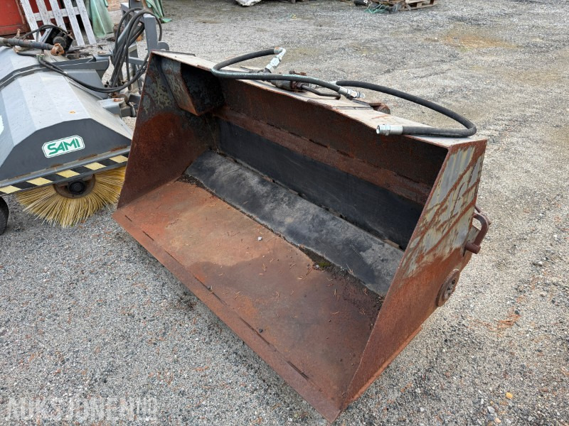 Strøskuffe traktor - Trima feste - Voorladerbak: afbeelding 1 Strøskuffe traktor - Trima feste - Voorladerbak: afbeelding 1