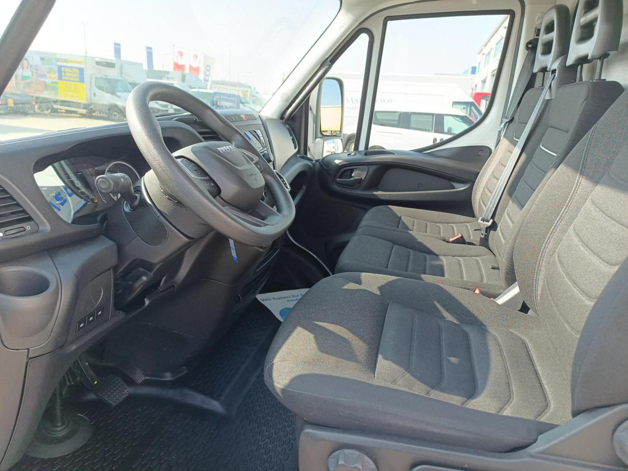Bestelwagen gesloten laadbak IVECO Daily 70C18A8P: afbeelding 14