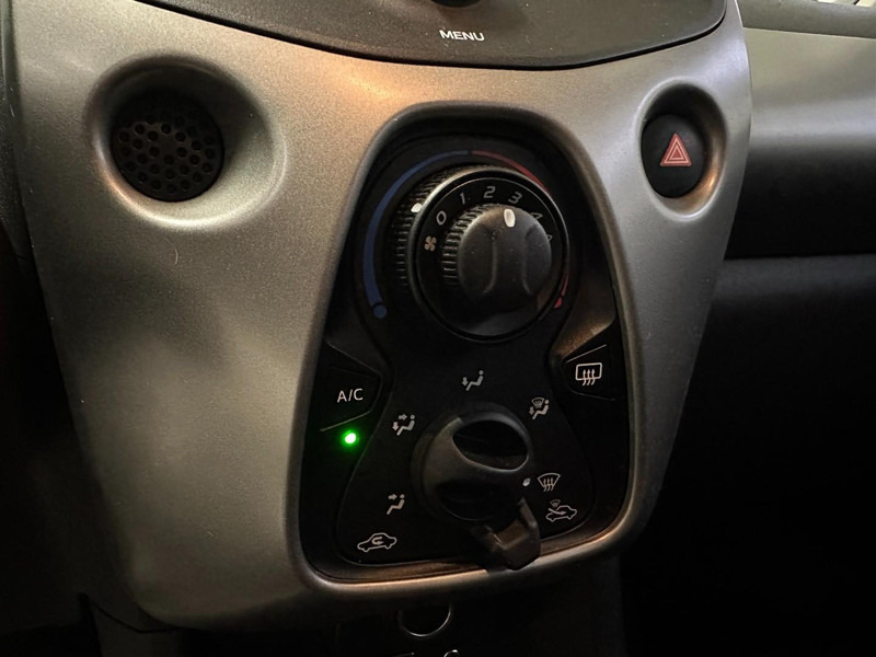 Hatchback Peugeot 108 1.0 e-VTi Envy - Recent APK - Airco - 5 deurs - Metallic: afbeelding 8 Hatchback Peugeot 108 1.0 e-VTi Envy - Recent APK - Airco - 5 deurs - Metallic: afbeelding 8