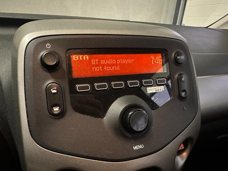 Hatchback Peugeot 108 1.0 e-VTi Envy - Recent APK - Airco - 5 deurs - Metallic: afbeelding 6 Hatchback Peugeot 108 1.0 e-VTi Envy - Recent APK - Airco - 5 deurs - Metallic: afbeelding 6