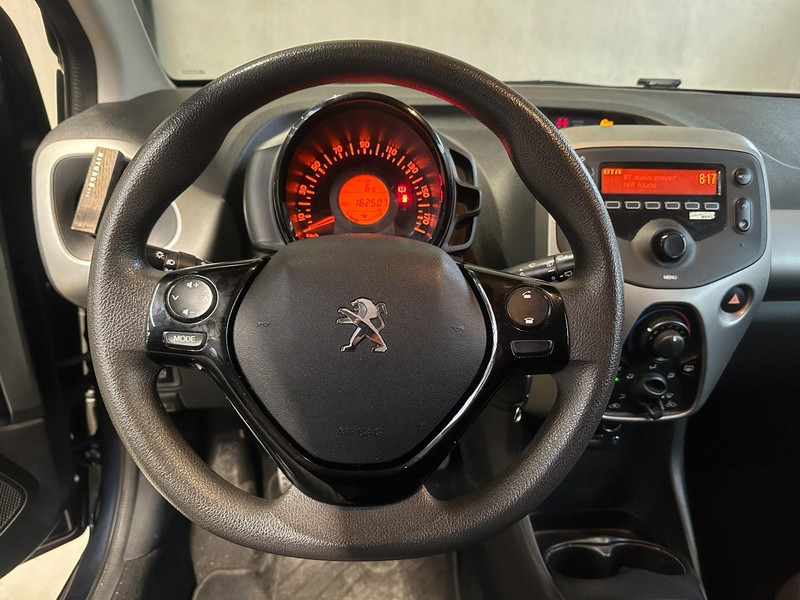 Hatchback Peugeot 108 1.0 e-VTi Envy - Recent APK - Airco - 5 deurs - Metallic: afbeelding 17 Hatchback Peugeot 108 1.0 e-VTi Envy - Recent APK - Airco - 5 deurs - Metallic: afbeelding 17