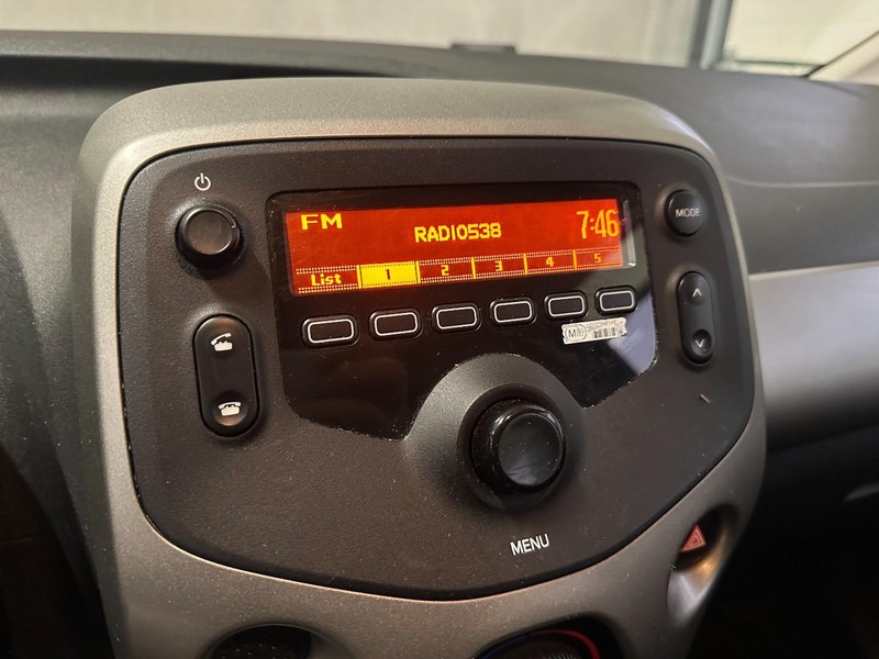 Hatchback Peugeot 108 1.0 e-VTi Envy - Recent APK - Airco - 5 deurs - Metallic: afbeelding 7 Hatchback Peugeot 108 1.0 e-VTi Envy - Recent APK - Airco - 5 deurs - Metallic: afbeelding 7