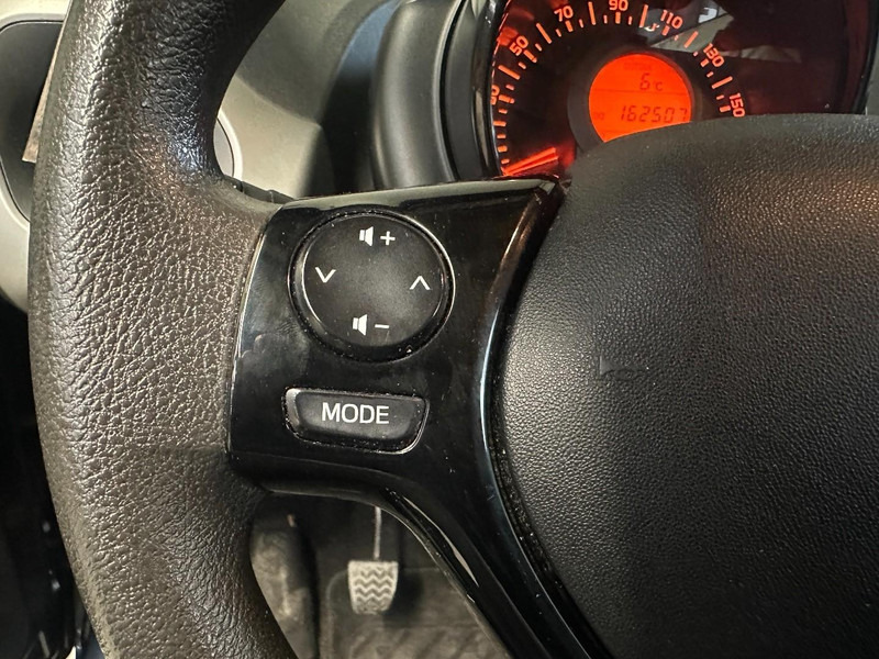 Hatchback Peugeot 108 1.0 e-VTi Envy - Recent APK - Airco - 5 deurs - Metallic: afbeelding 18 Hatchback Peugeot 108 1.0 e-VTi Envy - Recent APK - Airco - 5 deurs - Metallic: afbeelding 18