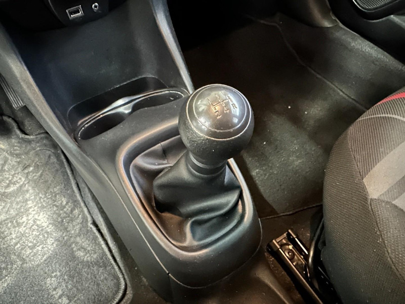 Hatchback Peugeot 108 1.0 e-VTi Envy - Recent APK - Airco - 5 deurs - Metallic: afbeelding 9 Hatchback Peugeot 108 1.0 e-VTi Envy - Recent APK - Airco - 5 deurs - Metallic: afbeelding 9