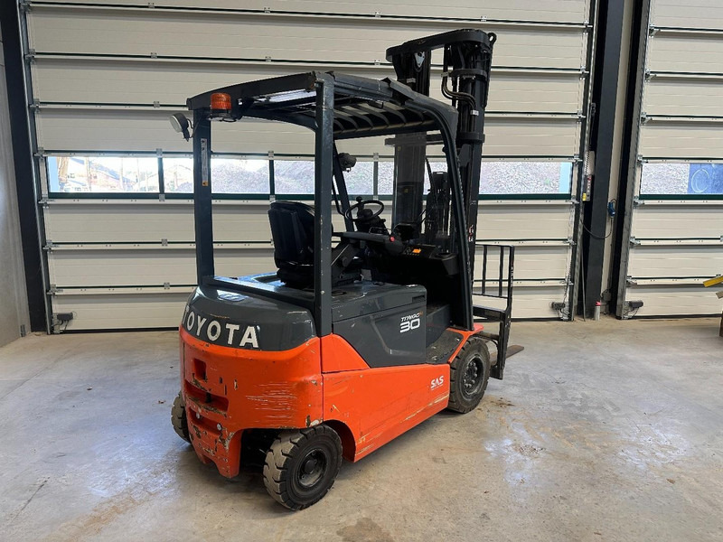 Toyota 8 FBMKT 30 3 ton lifting capacity - Elektrische heftruck: afbeelding 3 Toyota 8 FBMKT 30 3 ton lifting capacity - Elektrische heftruck: afbeelding 3