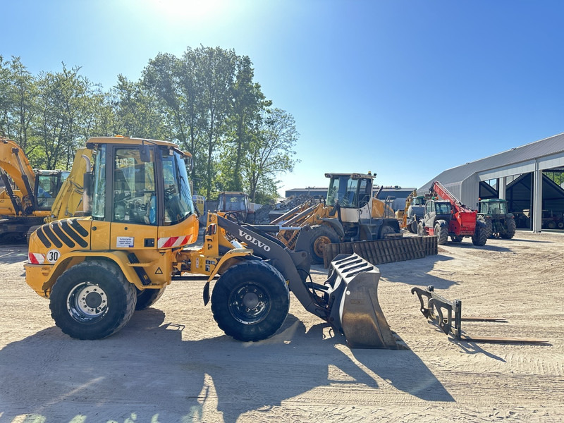 Volvo L 35 B - Z / S German machine - Bucket & Forks - Wiellader: afbeelding 4 Volvo L 35 B - Z / S German machine - Bucket & Forks - Wiellader: afbeelding 4