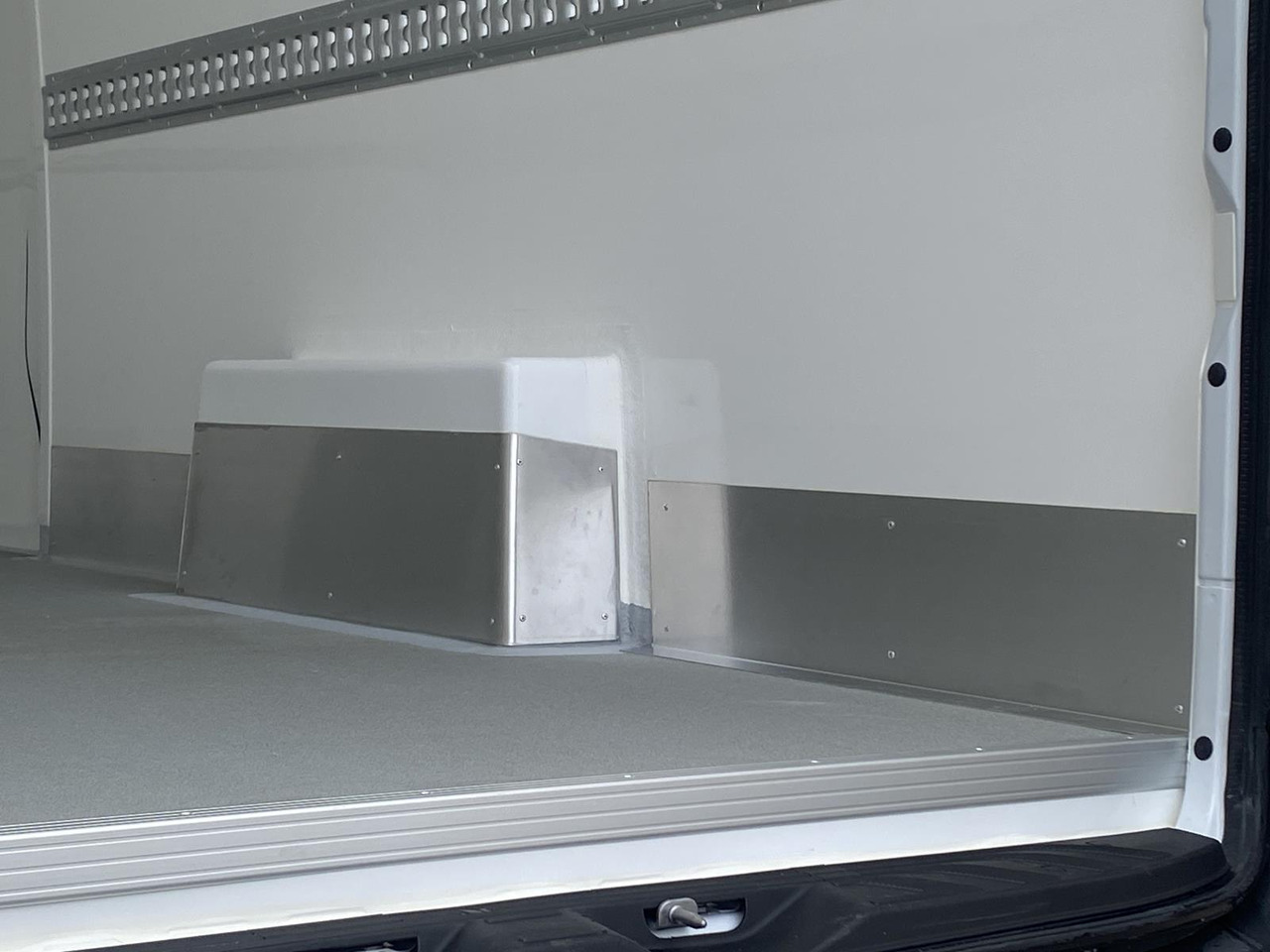 Nieuw Koelwagen MERCEDES-BENZ SPRINTER 317 CDI L4H3 170PS AUTOMATIK FRISCHDIENST + KONVEKTA FK 3022 12-220V: afbeelding 24 Nieuw Koelwagen MERCEDES-BENZ SPRINTER 317 CDI L4H3 170PS AUTOMATIK FRISCHDIENST + KONVEKTA FK 3022 12-220V: afbeelding 24